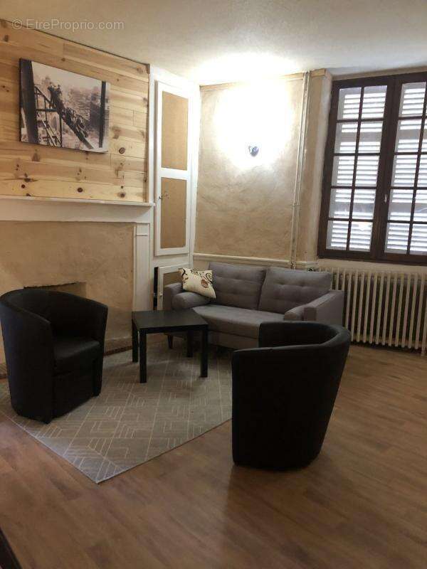 Appartement à SAINT-YRIEIX-LA-PERCHE