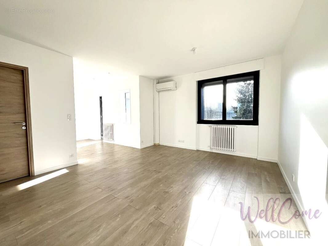 Appartement à DRUMETTAZ-CLARAFOND