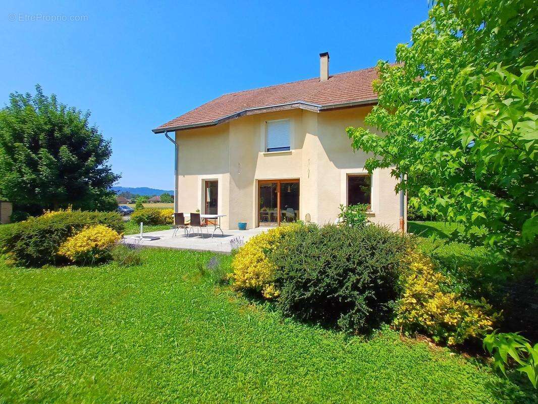 Maison à ENTRE-DEUX-GUIERS