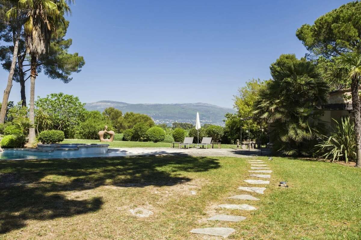 Maison à MOUANS-SARTOUX