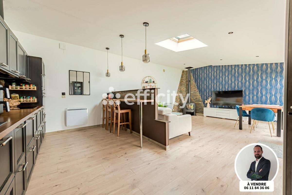 Maison 101 m² à Villeneuve-Le-Roi  - photo 3