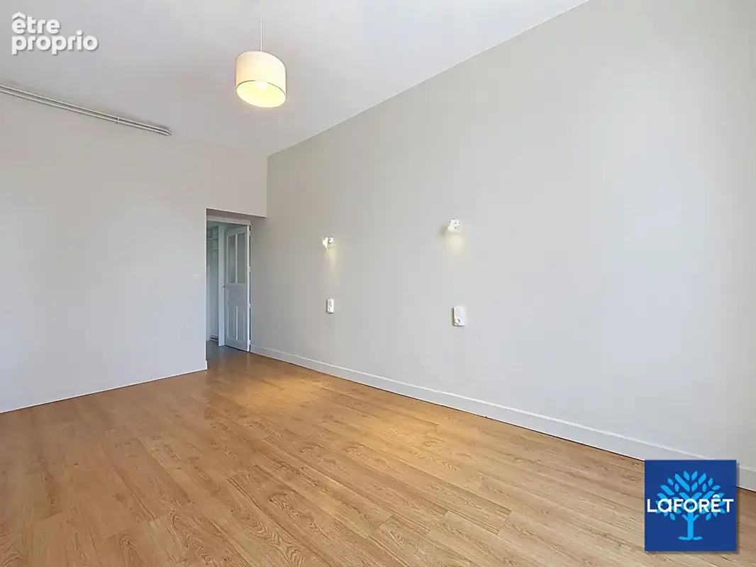 À seulement 10 minutes de Blois, laissez-vous séduire par cette maison pleine de charme. - photo 7