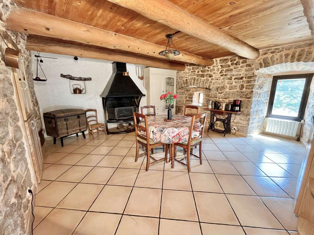 Maison à LES VIGNES