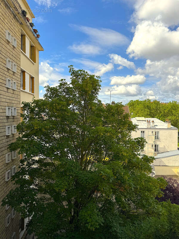 Appartement à LES LILAS