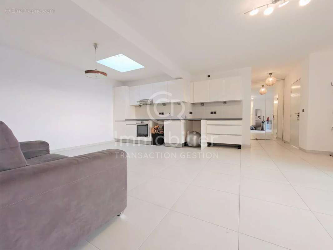 Dernier etage t3 70 m² - residence 2013 - plages 300m - photo 3