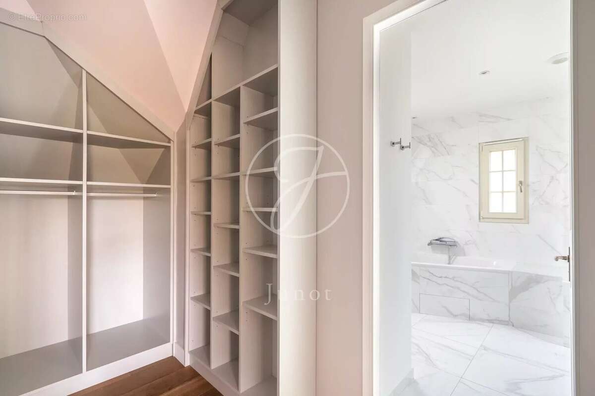 Maison à LE VESINET