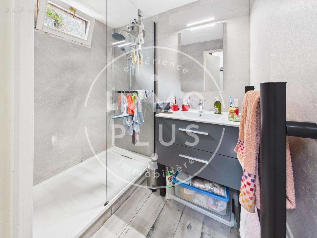Vente - Appartement - 3 pièces + cuisine - 62,48 m² - 274 000 € - photo 5