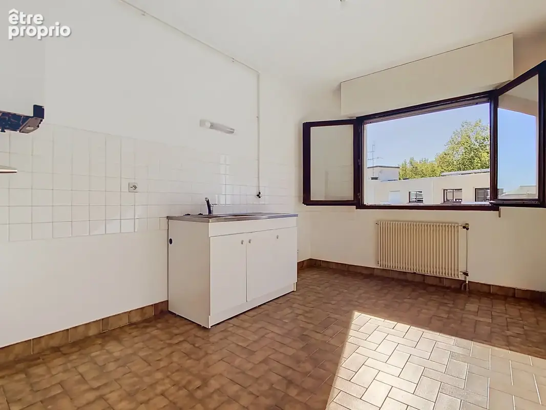 Exclusivité rue Arago - T2 de 53.9m2  au dernier étage avec acsenseur - photo 2