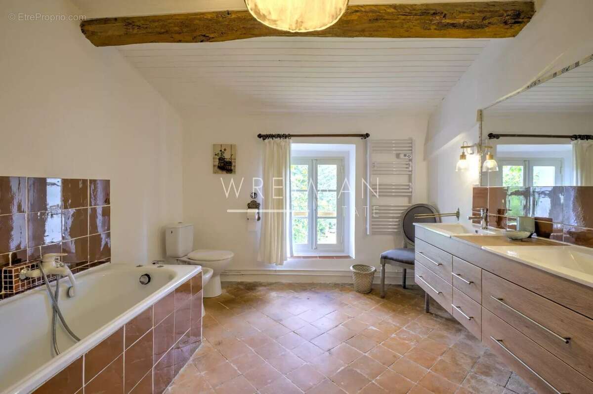 Maison à TOURRETTES