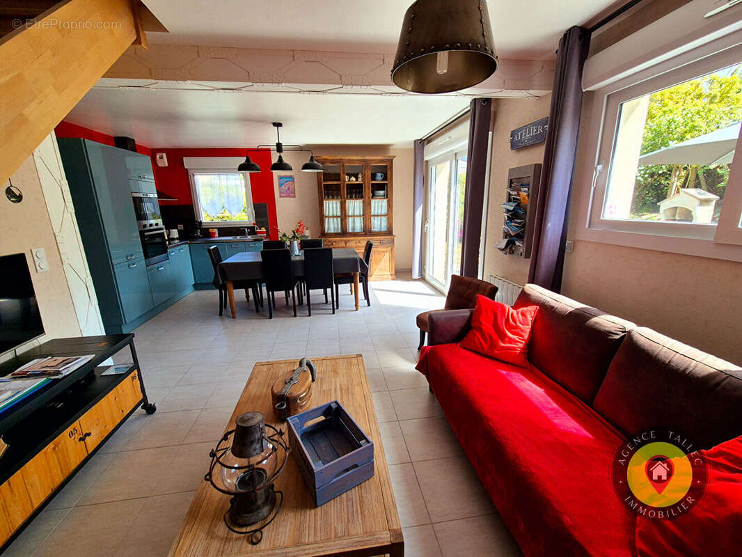 Maison à CREHEN