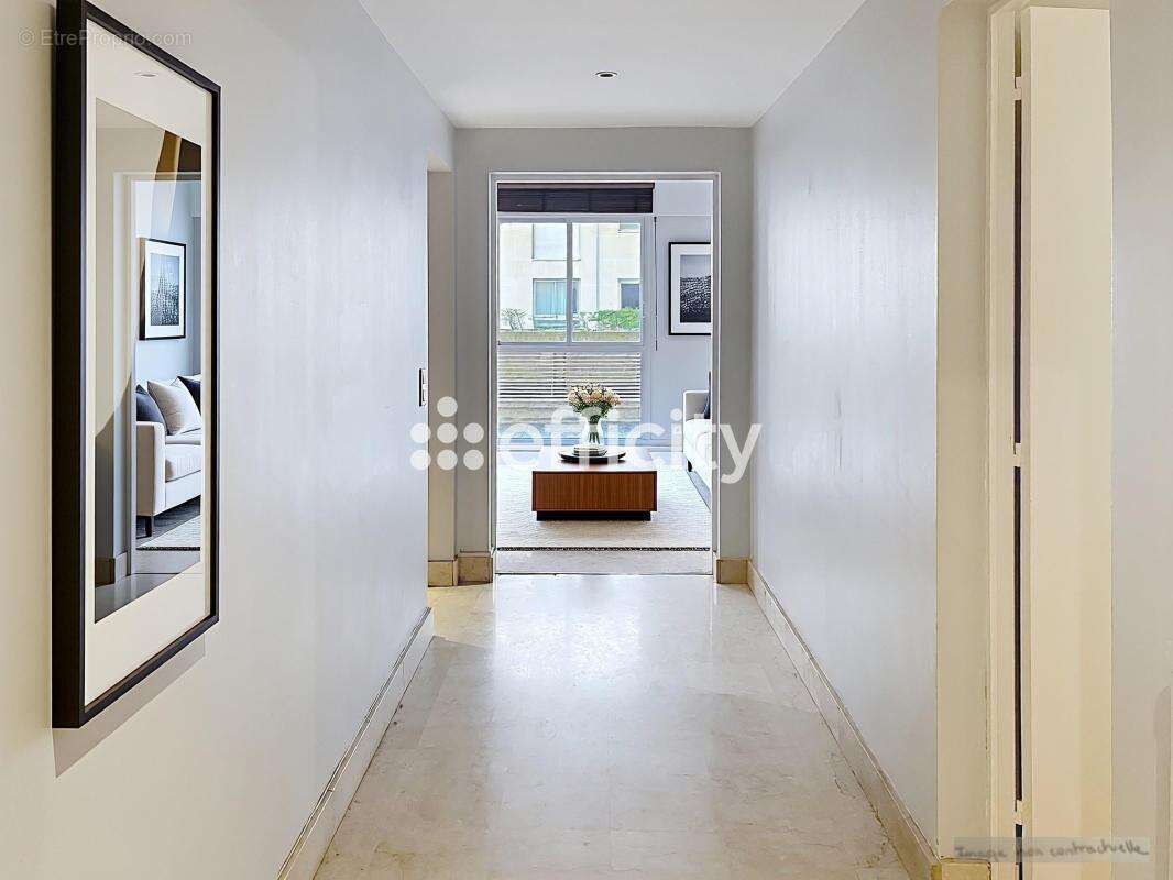 Appartement à PARIS-7E