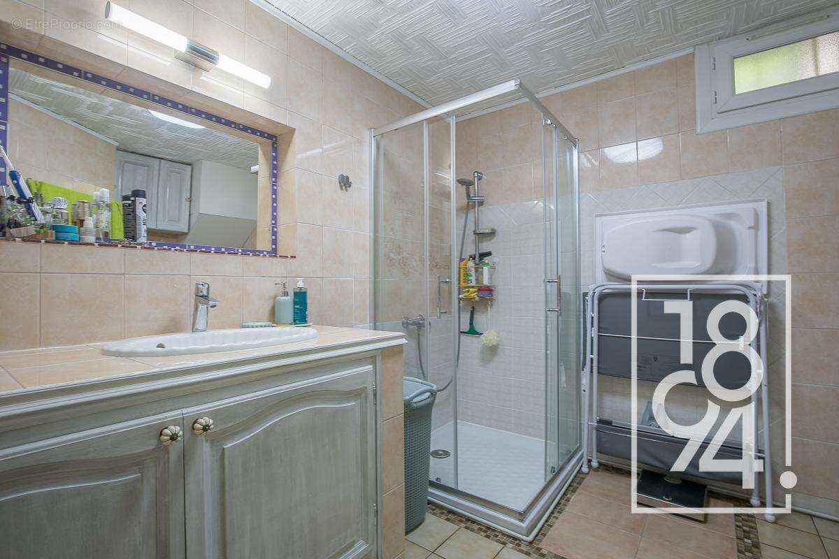 A Vendre ! Maison de village sur 3 niveaux ! Secteur des Camoins - photo 9