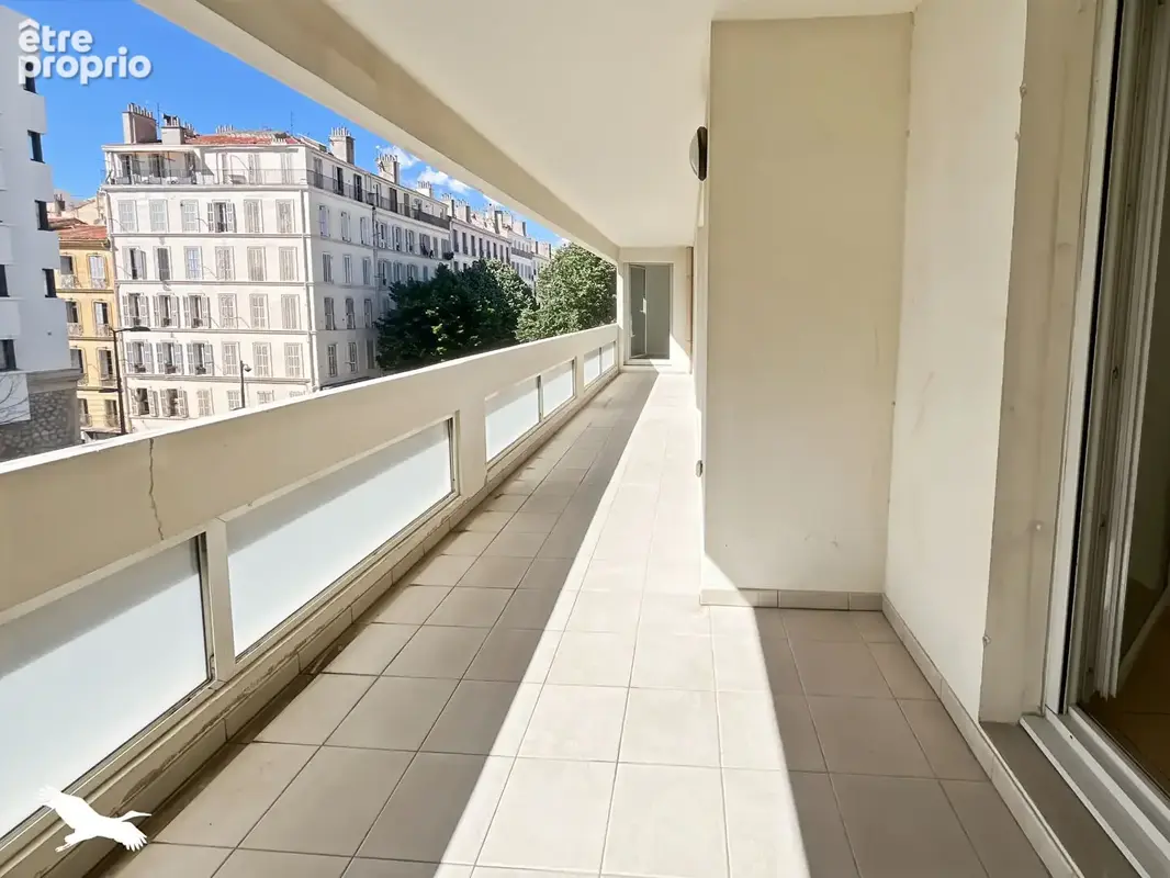 EXCLUSIVITE Lumineux T3 avec Terrasse au Coeur de la Joliette - photo 2