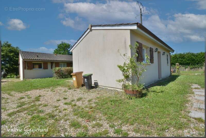 Maison à SAINT-SEURIN-SUR-L'ISLE