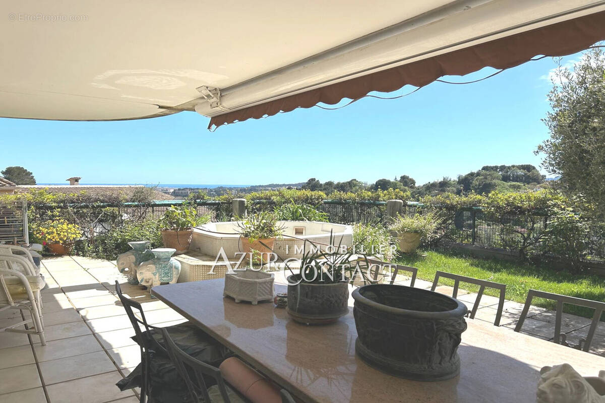 Appartement à MOUGINS