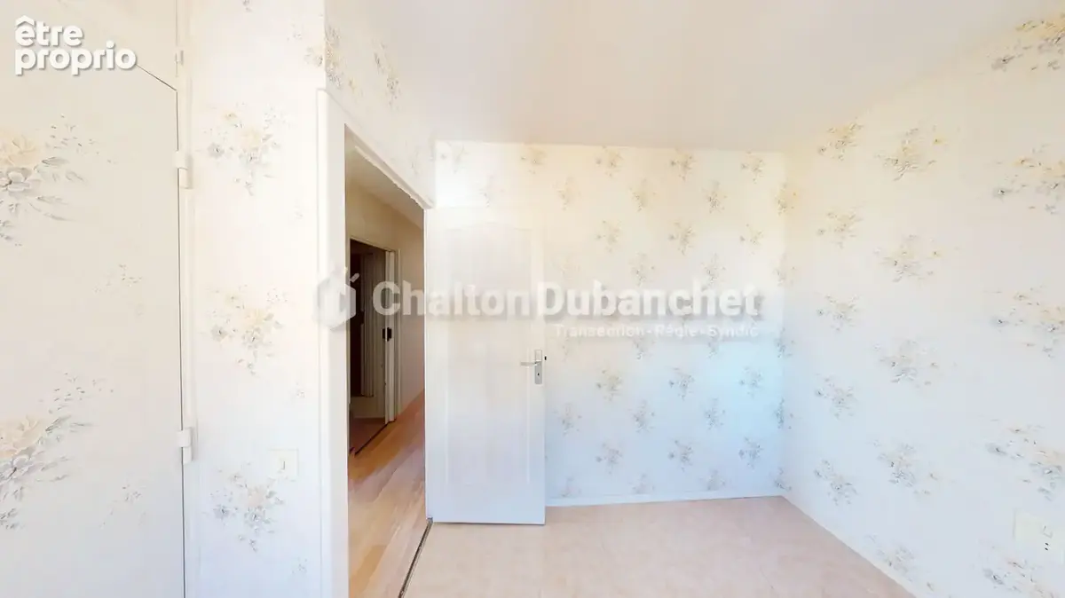 Coutouvre - maison de ville 235 m² ? 5 chambres ? jardin ? - photo 9