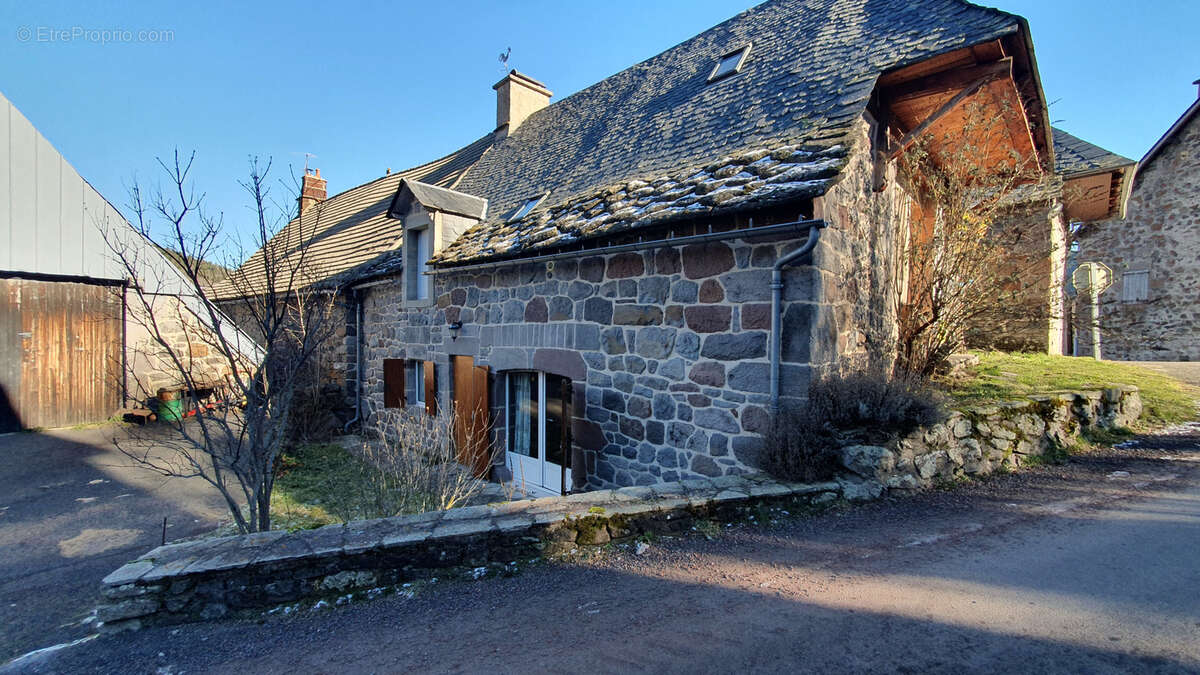 Maison à ALBEPIERRE-BREDONS