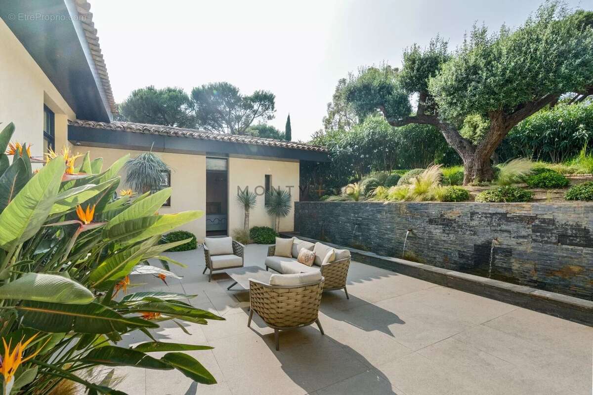À quelques pas des plages de Pampelonne : villa contemporaine au cœur de Ramatuelle - photo 13