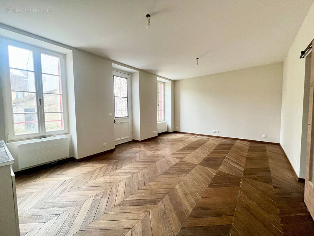 Appartement à BRIE-COMTE-ROBERT