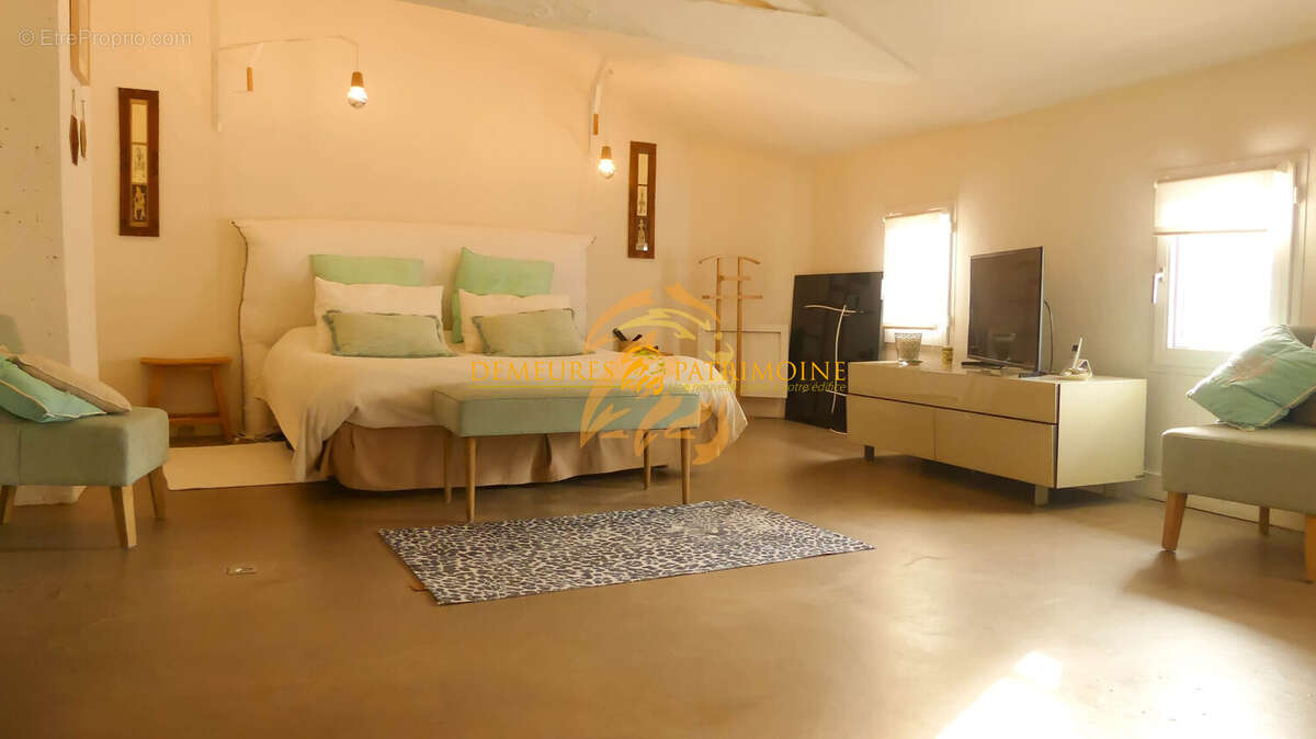 Appartement 225 m² à Angouleme  - photo 5