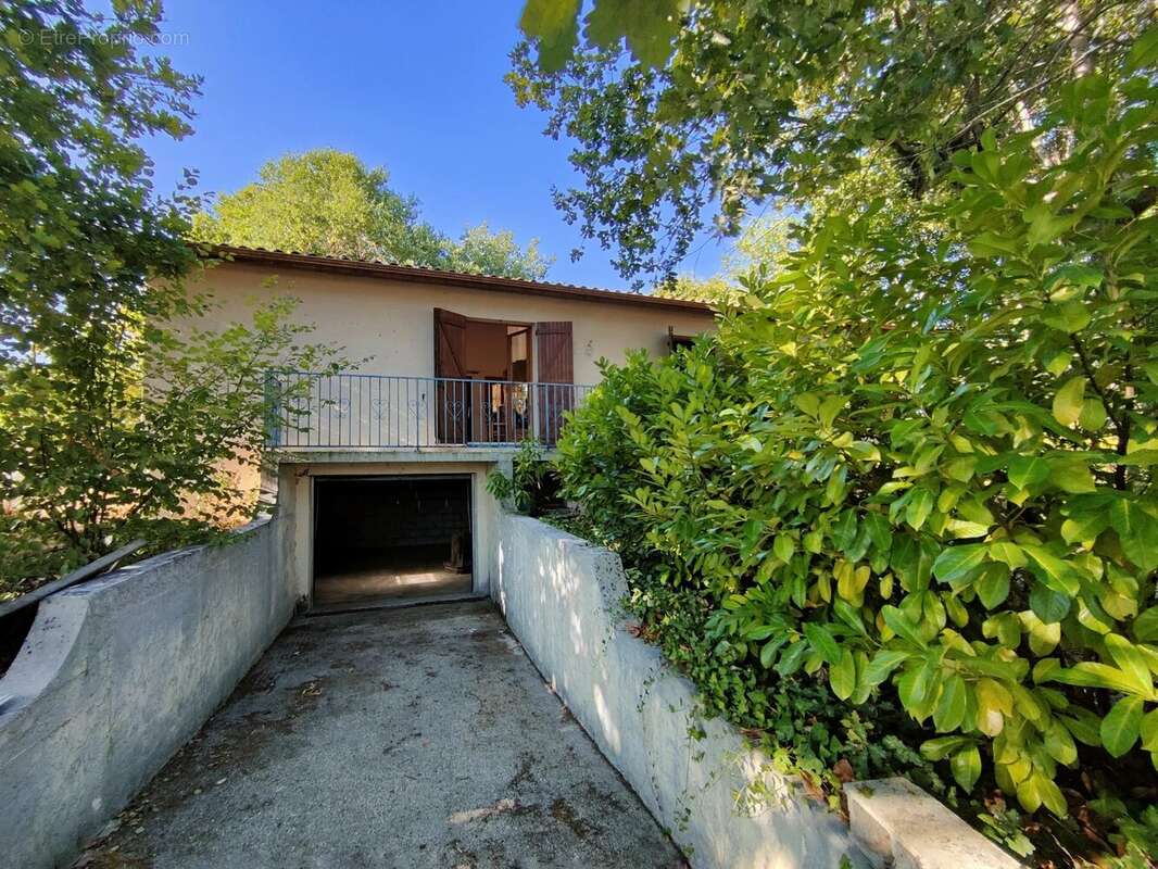 AYGUEMORTE LES GRAVES, Maison de 91 m² sur 832 m² - photo 4