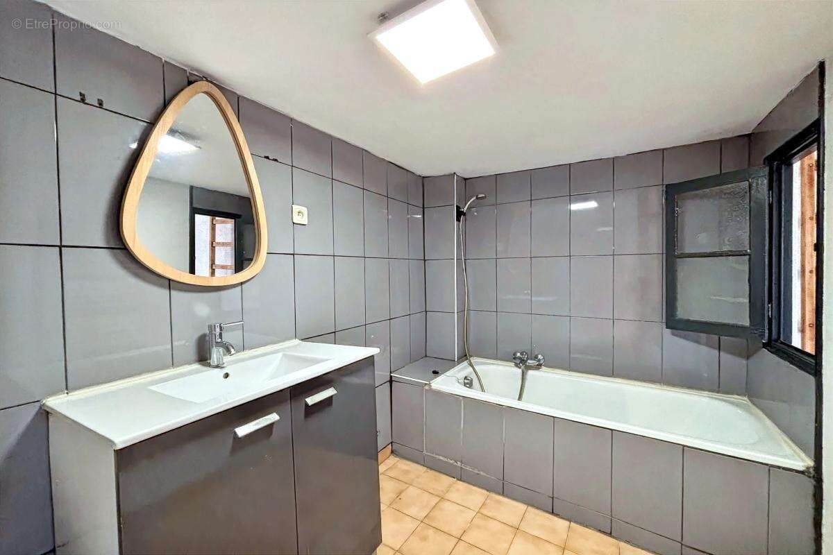 Appartement à L'ISLE-SUR-LA-SORGUE