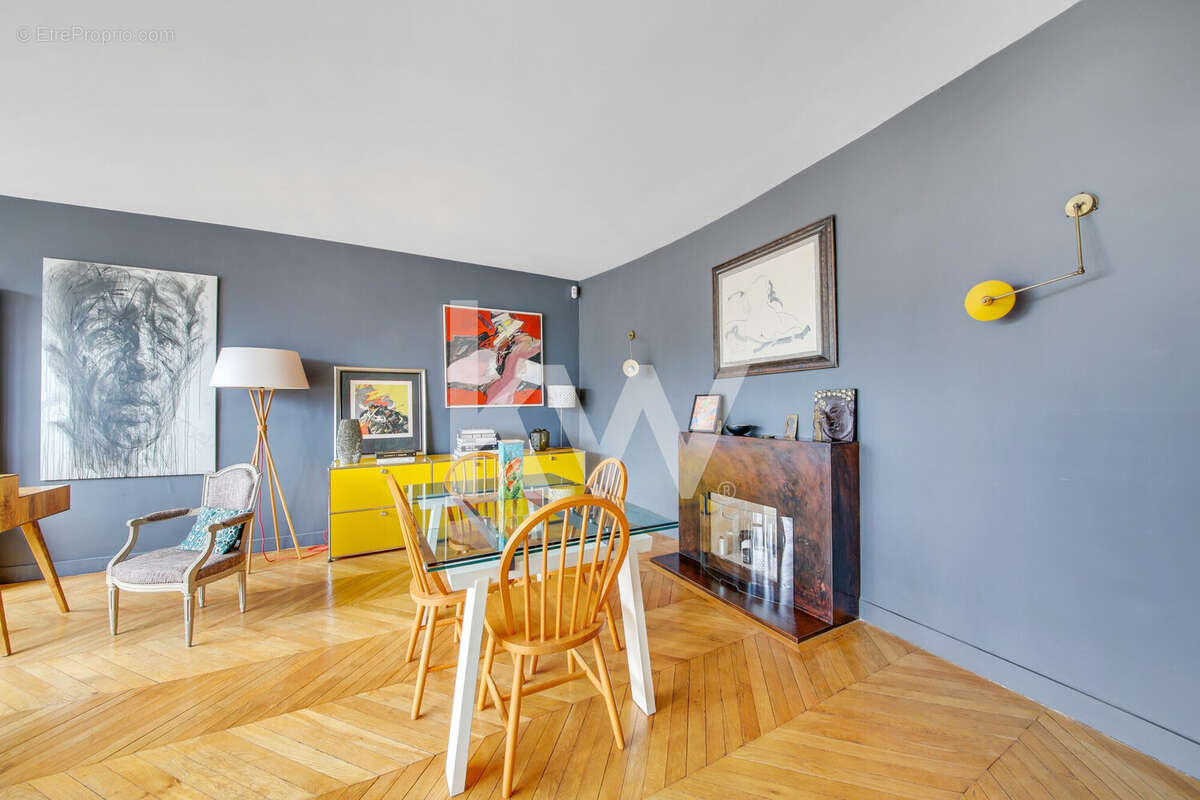 Appartement à PARIS-16E