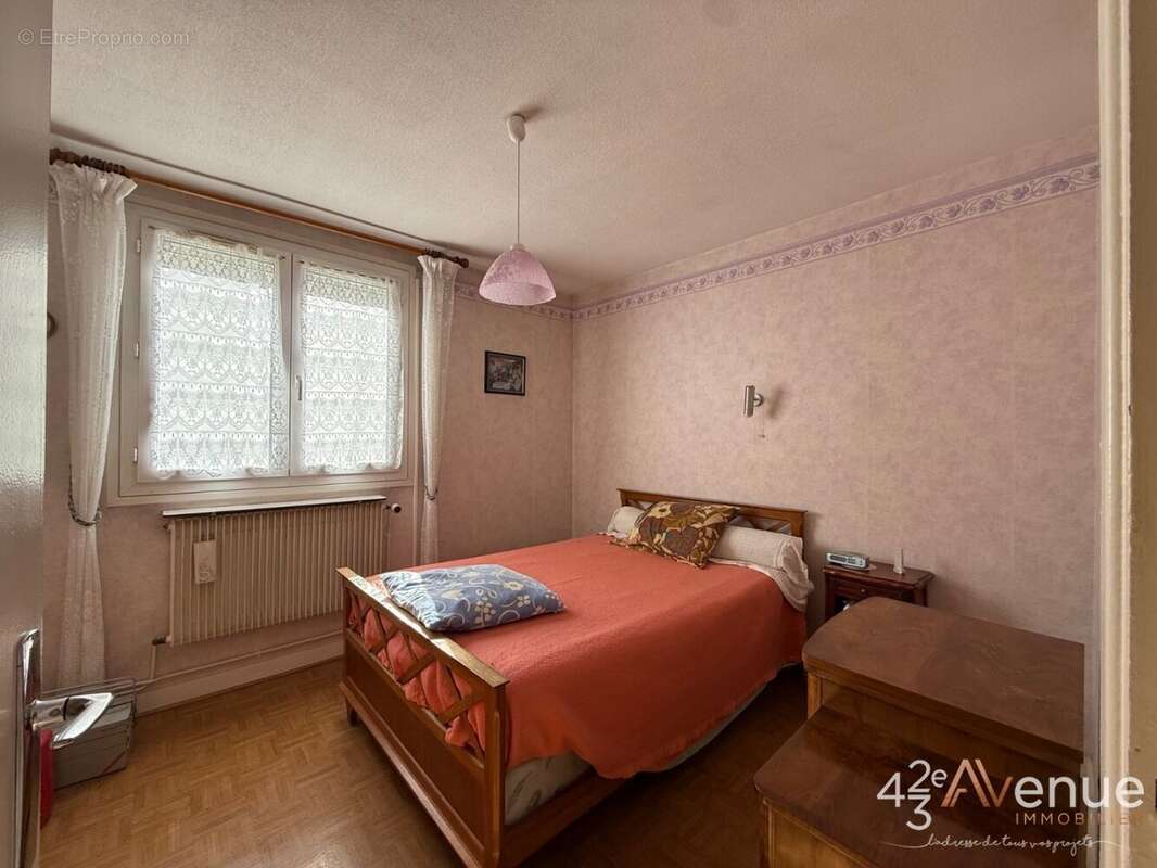 Appartement à SAINT-ETIENNE