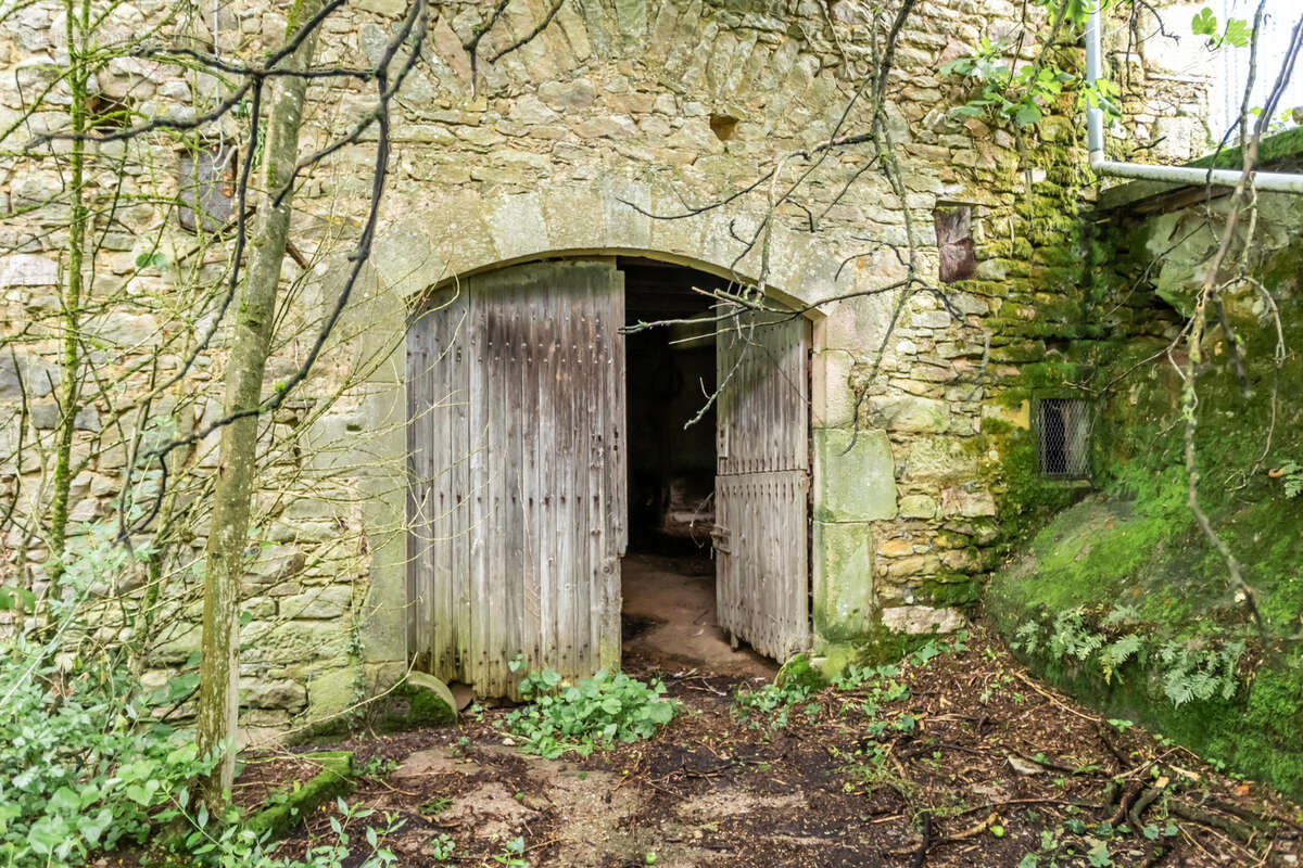Stone barn to renovate - photo 9