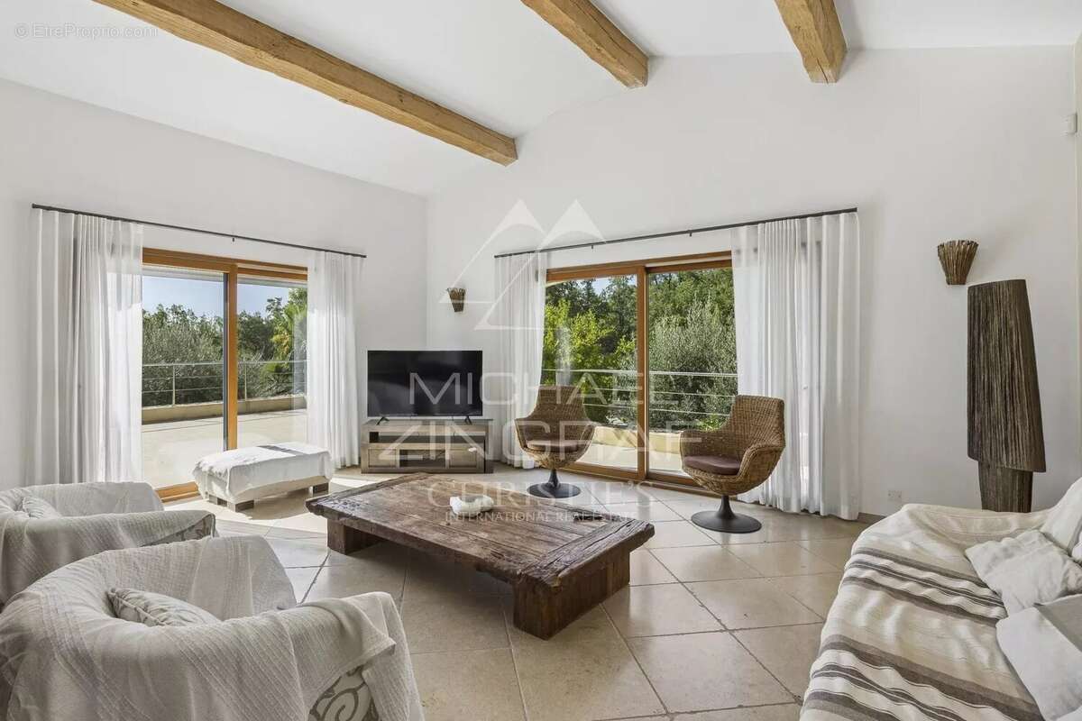 Élégante villa contemporaine au cœur de la Provence - photo 4