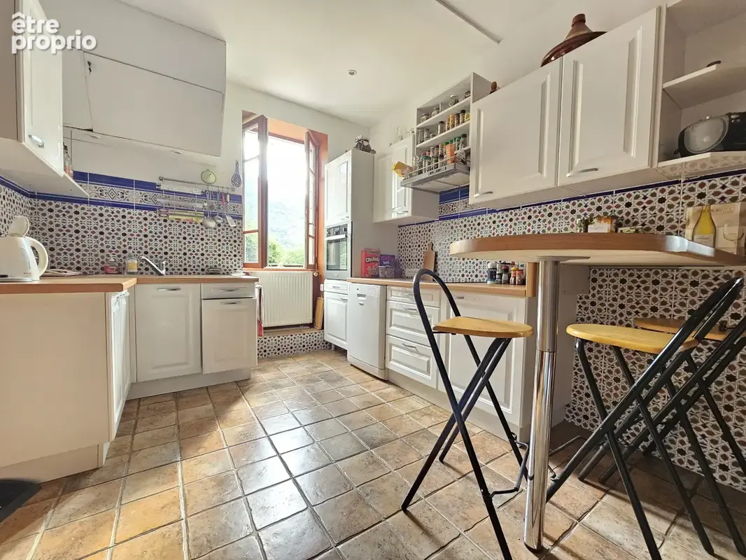 A vendre charmante maison en pierre VIRIGNIN - photo 4