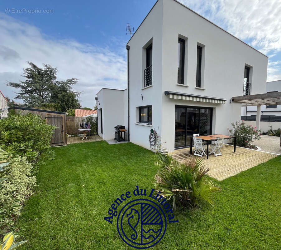 Maison à VAUX-SUR-MER