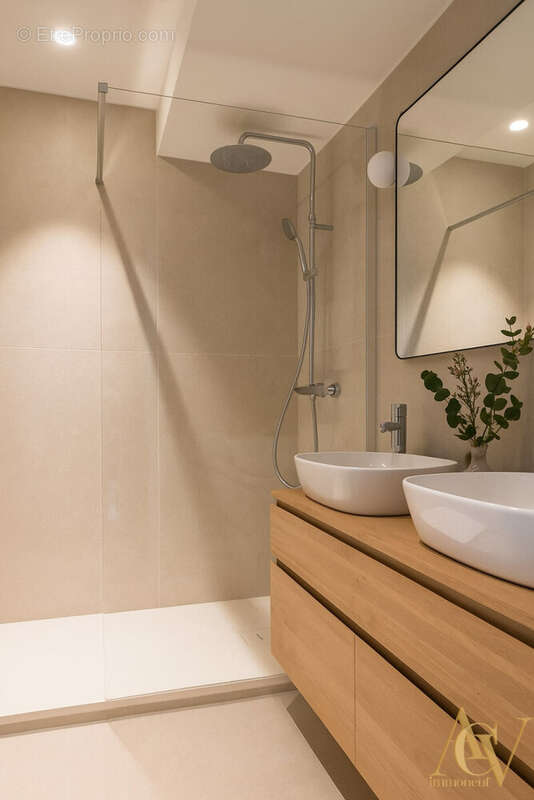 Spacieux 2 pièces de 58 m² terrasse 38 m² Cogolin 2 - Appartement à COGOLIN