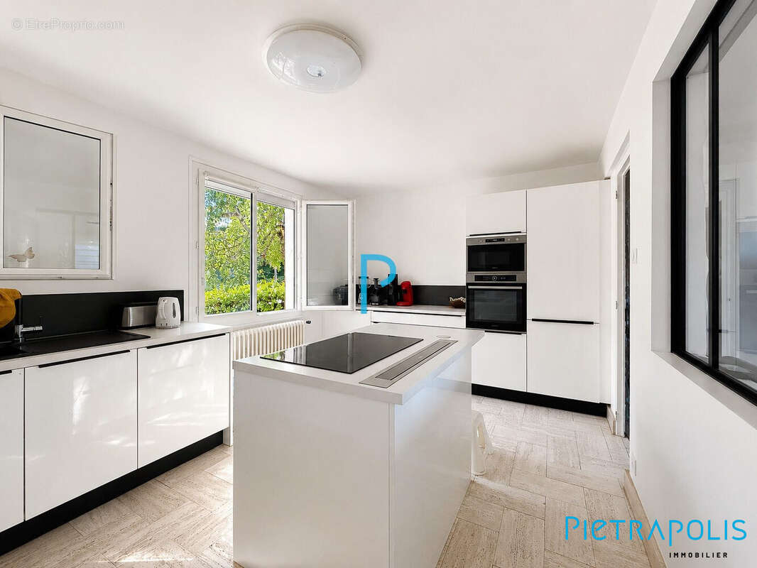 Maison 110 m² à Thizy  - photo 4