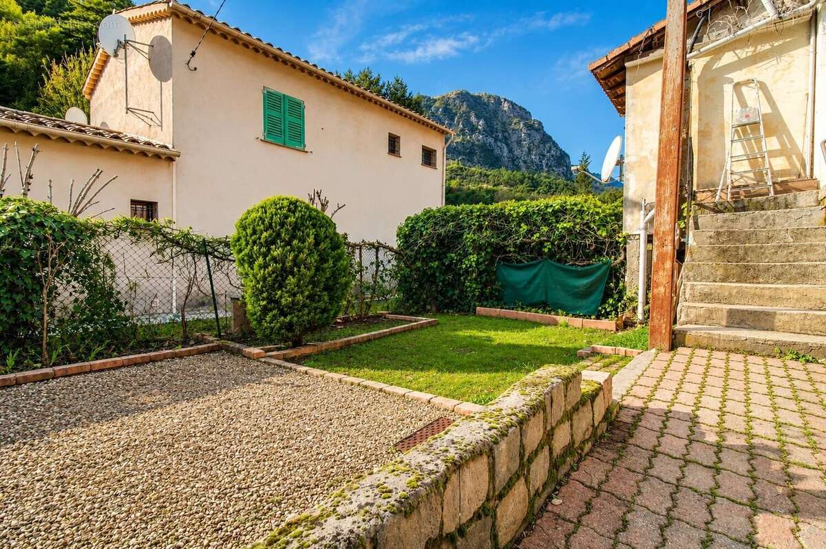 Tournefort (La Courbaisse) Appartement 3p terrasse et jardin - photo 6