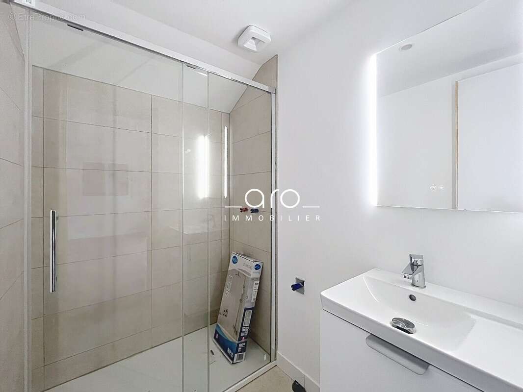 Maison 104 m² à Camphin-En-Pevele  - photo 7