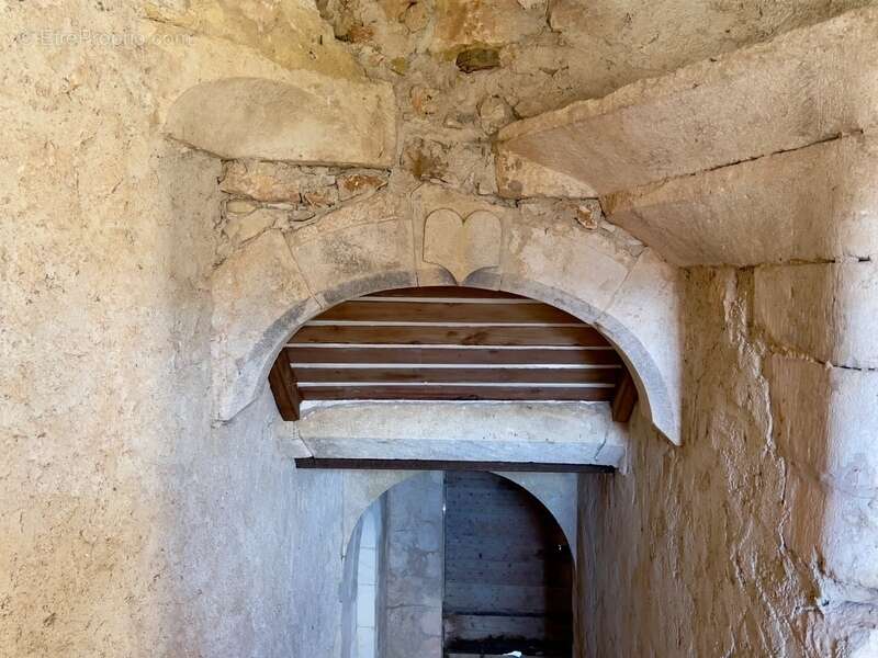 Maison à LAGARDE-D'APT