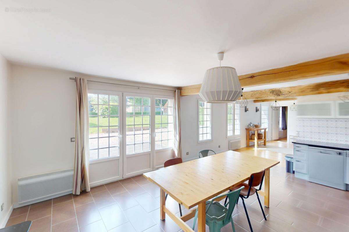 Maison à SAINT-RIQUIER-ES-PLAINS