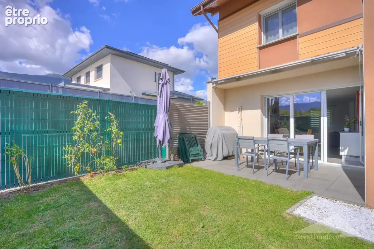 Maison 5 pièces 110 m² à vendre à Saint-Jean-De-Gonville (01630) - photo 2