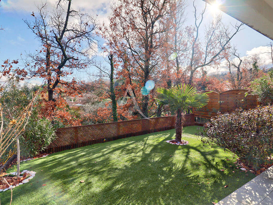 Appartement à PIERREVERT