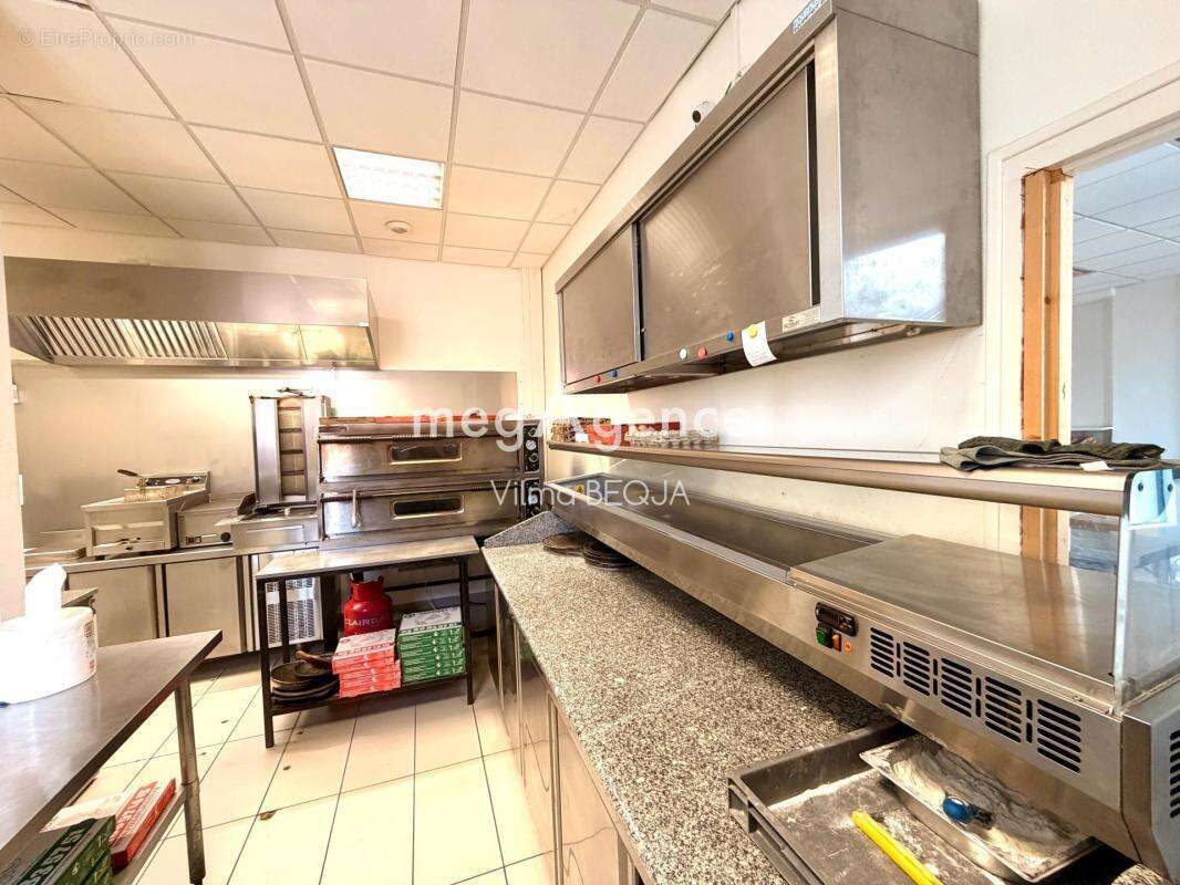 Commerce à CERISIERS