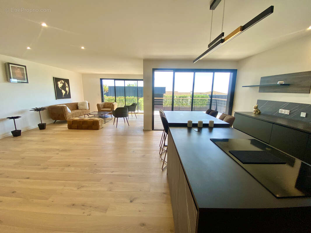 Maison à VAUX-SUR-MER