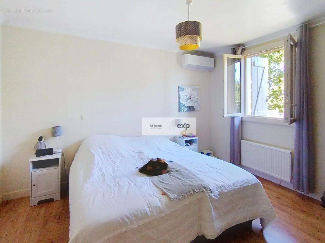 Maison à CASTELNAU-MONTRATIER