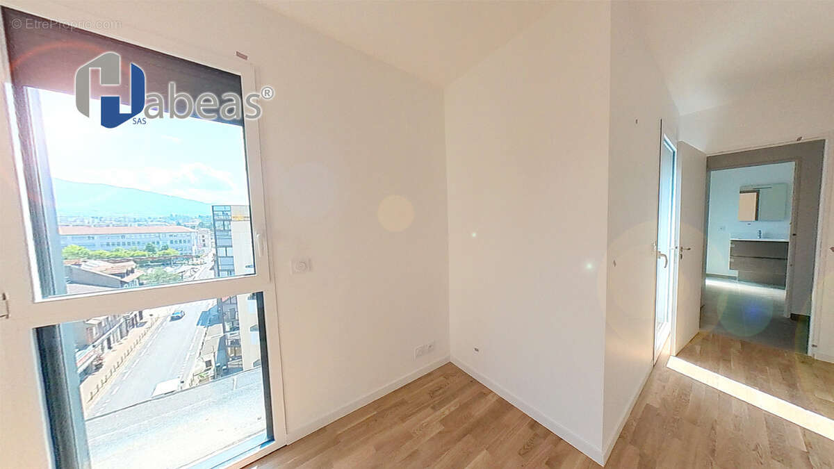 Appartement à VILLE-LA-GRAND