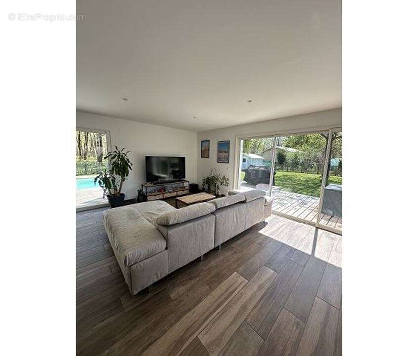 Maison à GRAYAN-ET-L'HOPITAL