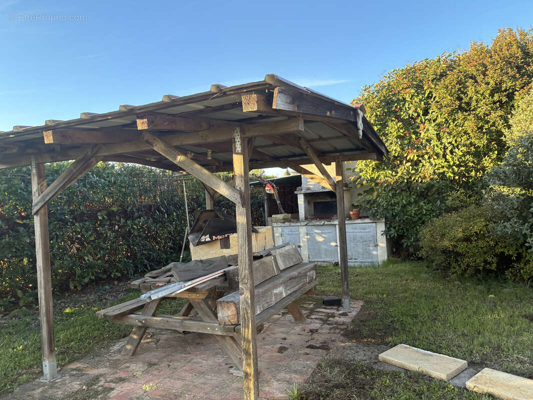 Maison à MOULIETS-ET-VILLEMARTIN