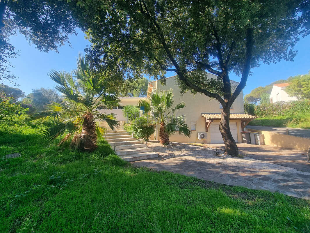 Villa au calme absolu - quartier boulouris - photo 12