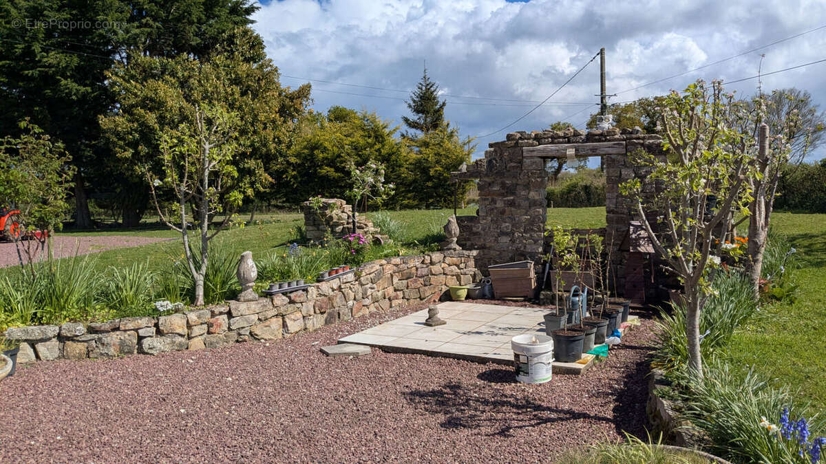 Maison à SAINT-FLOXEL