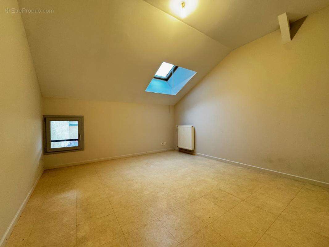 Appartement à PONT-DE-VAUX