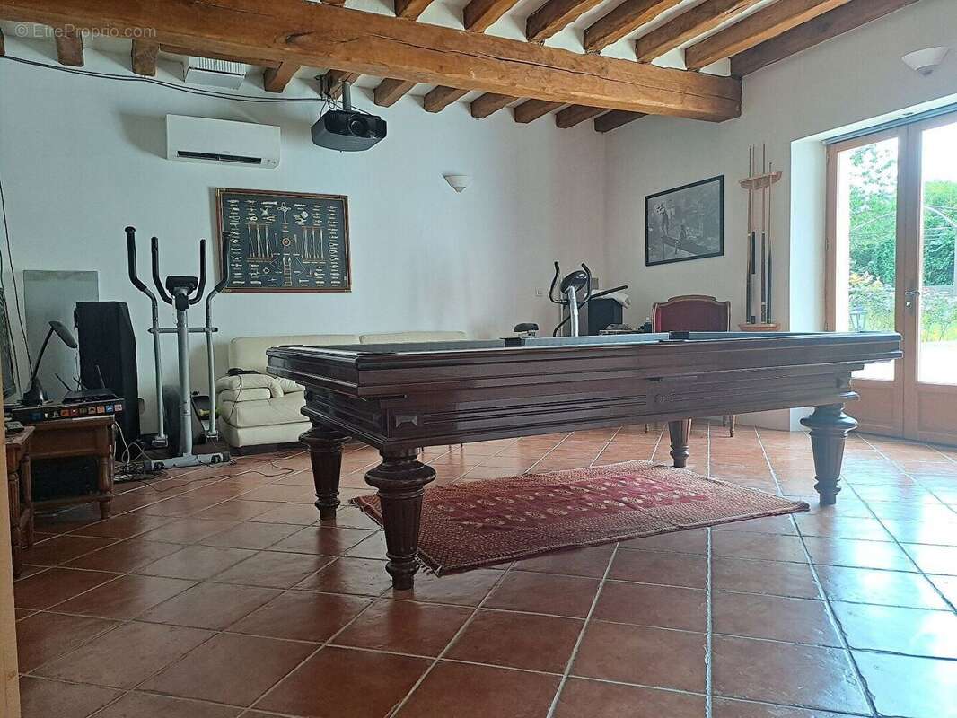 Maison à SAINT-CYR-SOUS-DOURDAN